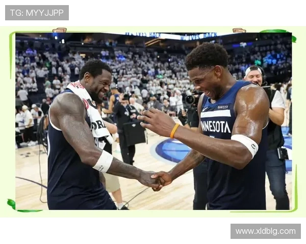 森林狼挑战雷霆 展现年轻球队激烈对抗与未来潜力