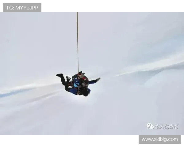 从高空一跃而下的艺术与勇气探秘跳水运动的力量与美感 从高空一跃而下的艺术与勇气探秘跳水运动的力量与美感