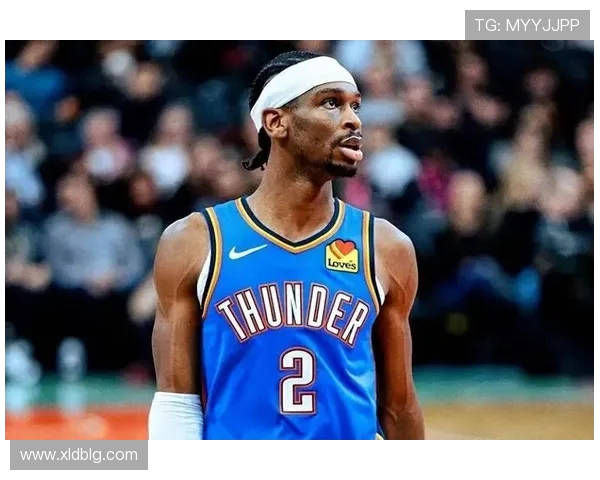 聚焦篮球明星成长历程与赛场风云全景解读其背后奋斗故事魅力绽放