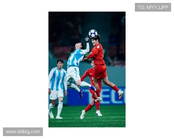 上海海港强势对阵劲旅巅峰较量燃爆绿茵赛场引发全国球迷热议 上海海港强势对阵劲旅巅峰较量燃爆绿茵赛场引发全国球迷热议