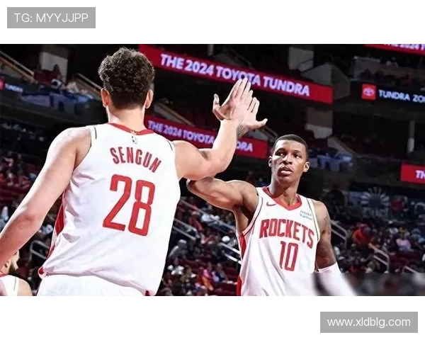 2010年小牛与火箭季前赛精彩对决回顾与分析