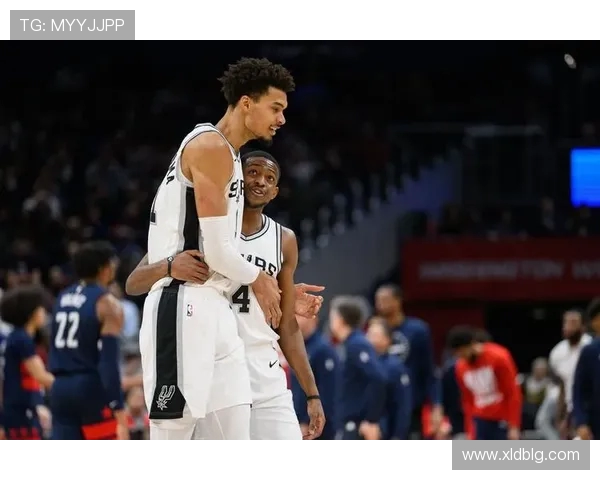 2021年马刺与独行侠激战回顾:一场精彩的西部对决与球星表现分析